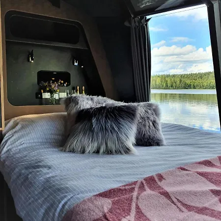 Bådhotel Aurorahut, Overwater Hut *