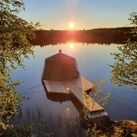 Aurorahut, Overwater Hut Kuusamo