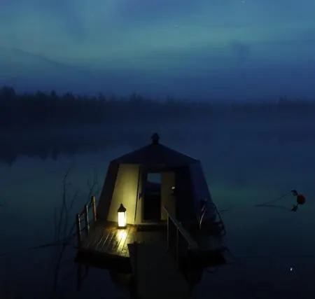Aurorahut, Overwater Hut * Куусамо
