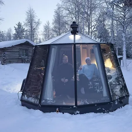 Aurorahut, Overwater Hut بوتيل *