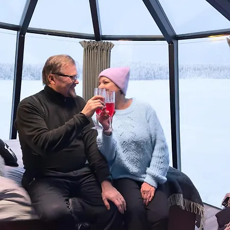 بوتيل Aurorahut, Overwater Hut
