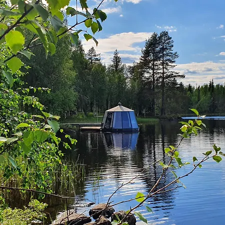 بوتيل Aurorahut, Overwater Hut *