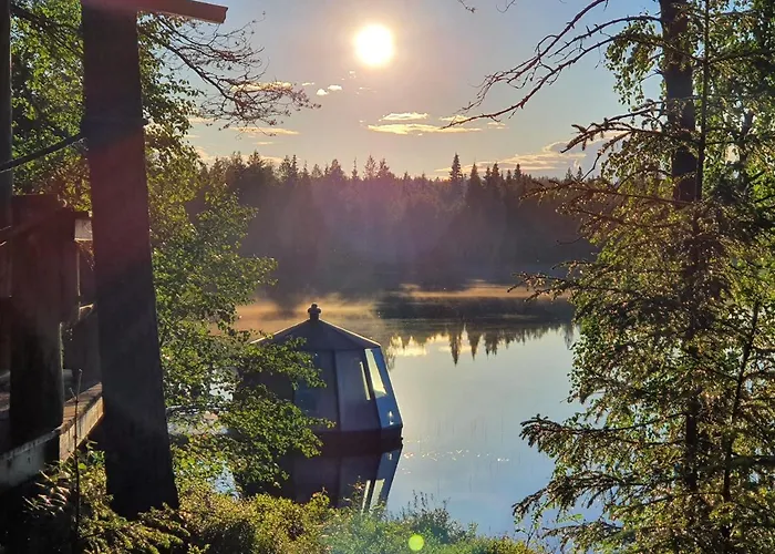 Aurorahut, Overwater Hut Båthotell Kuusamo