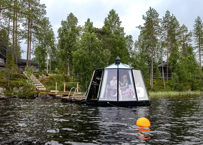 Båthotell Aurorahut, Overwater Hut Kuusamo
